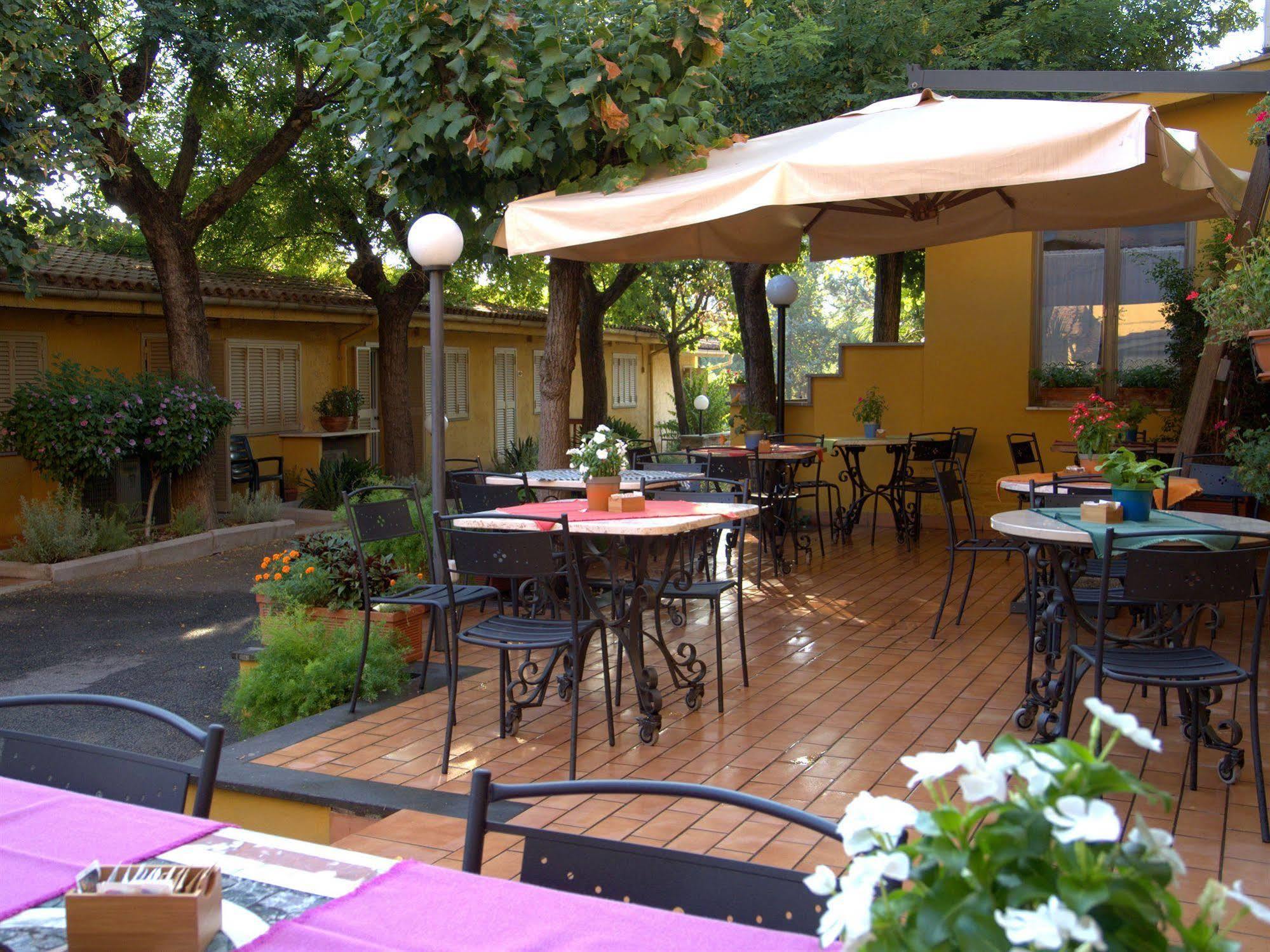 Orto Di Roma Hotel Exterior photo